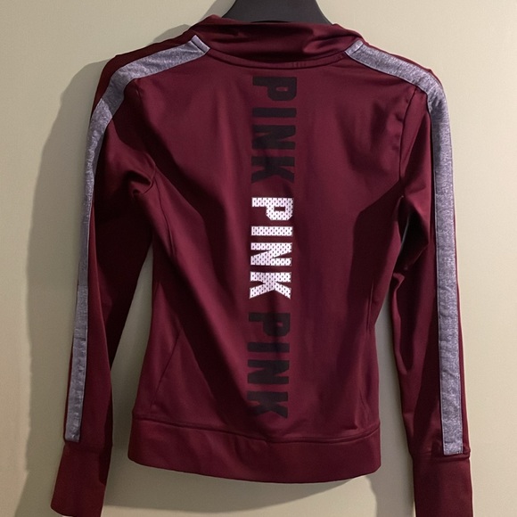 Half zip, tight fitted jacket - Picture 3 of 3